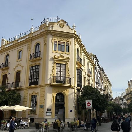 Lujoso Apartamento A Los Pies De La Catedral Севиля Екстериор снимка